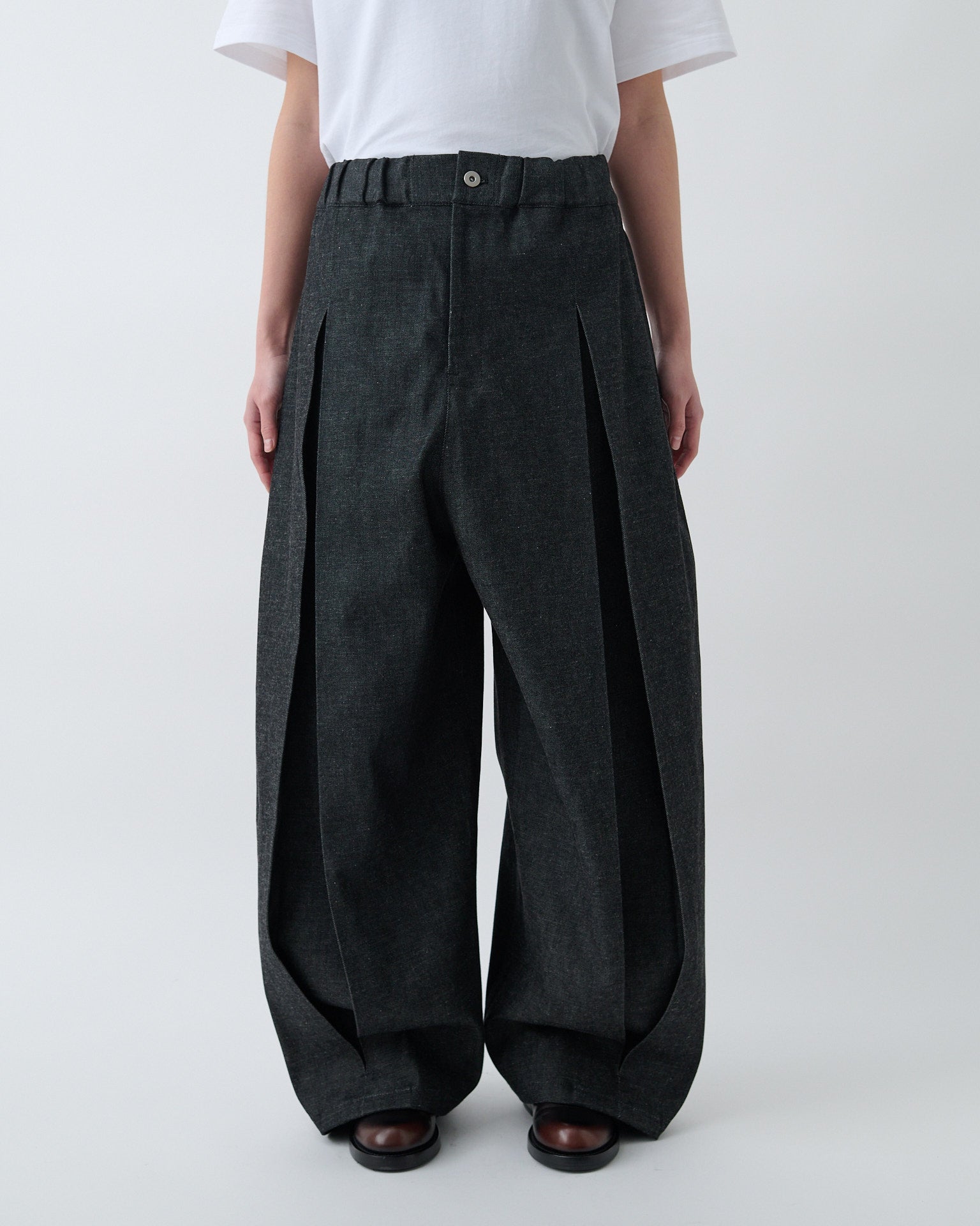 Box Pleat Trouser Denim - Raw Black