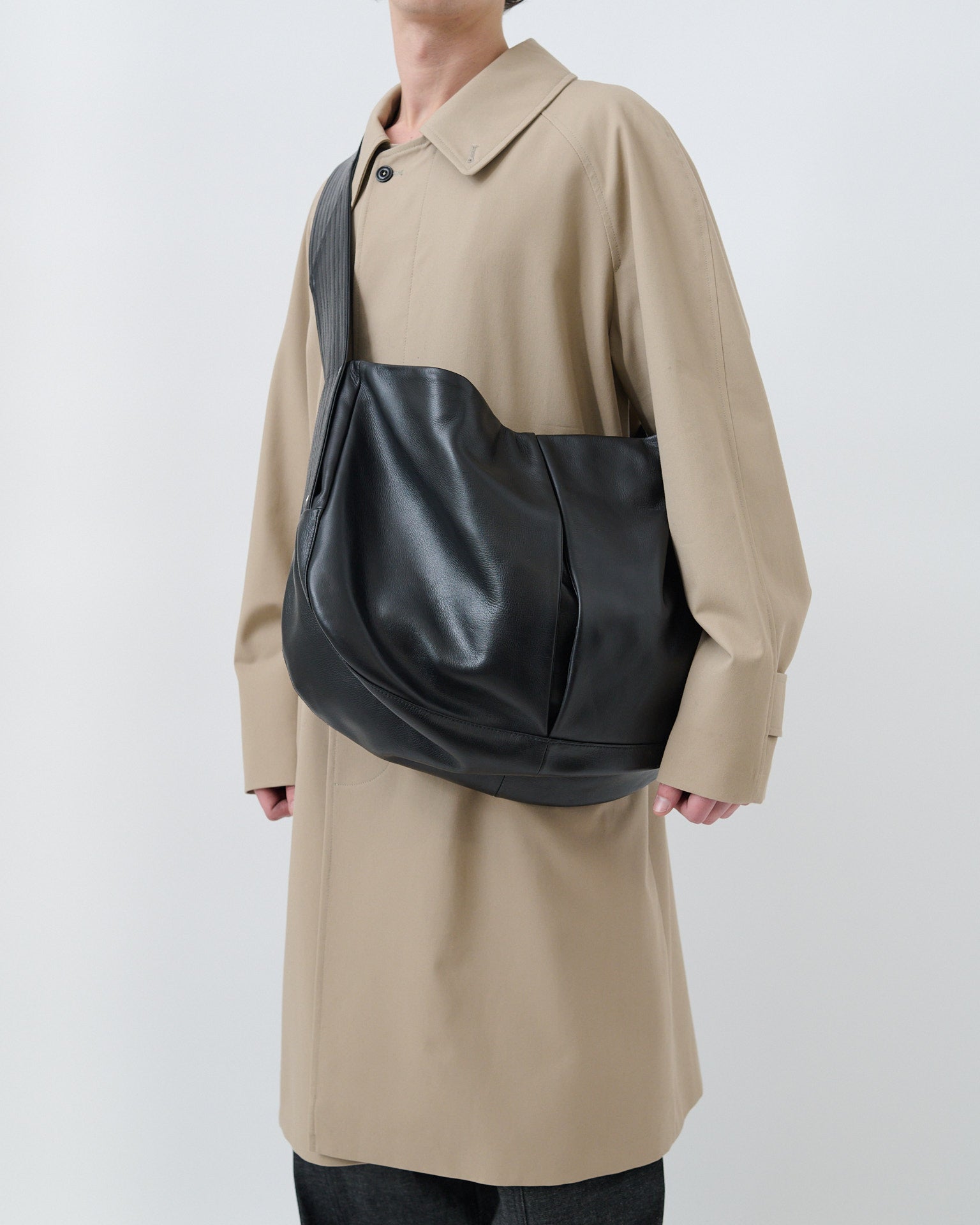 Box Pleat Leather Bag - Black