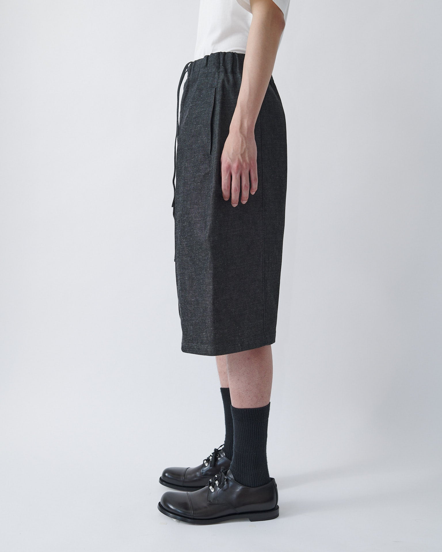 Box Pleat Short Denim - Raw Black