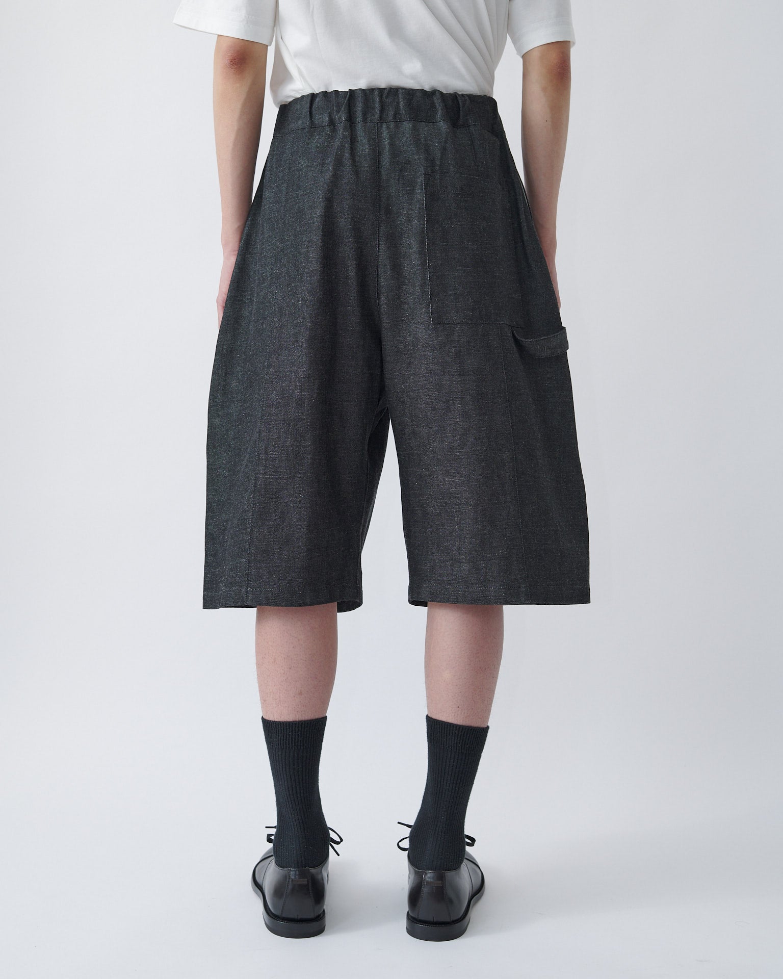 Box Pleat Short Denim - Raw Black