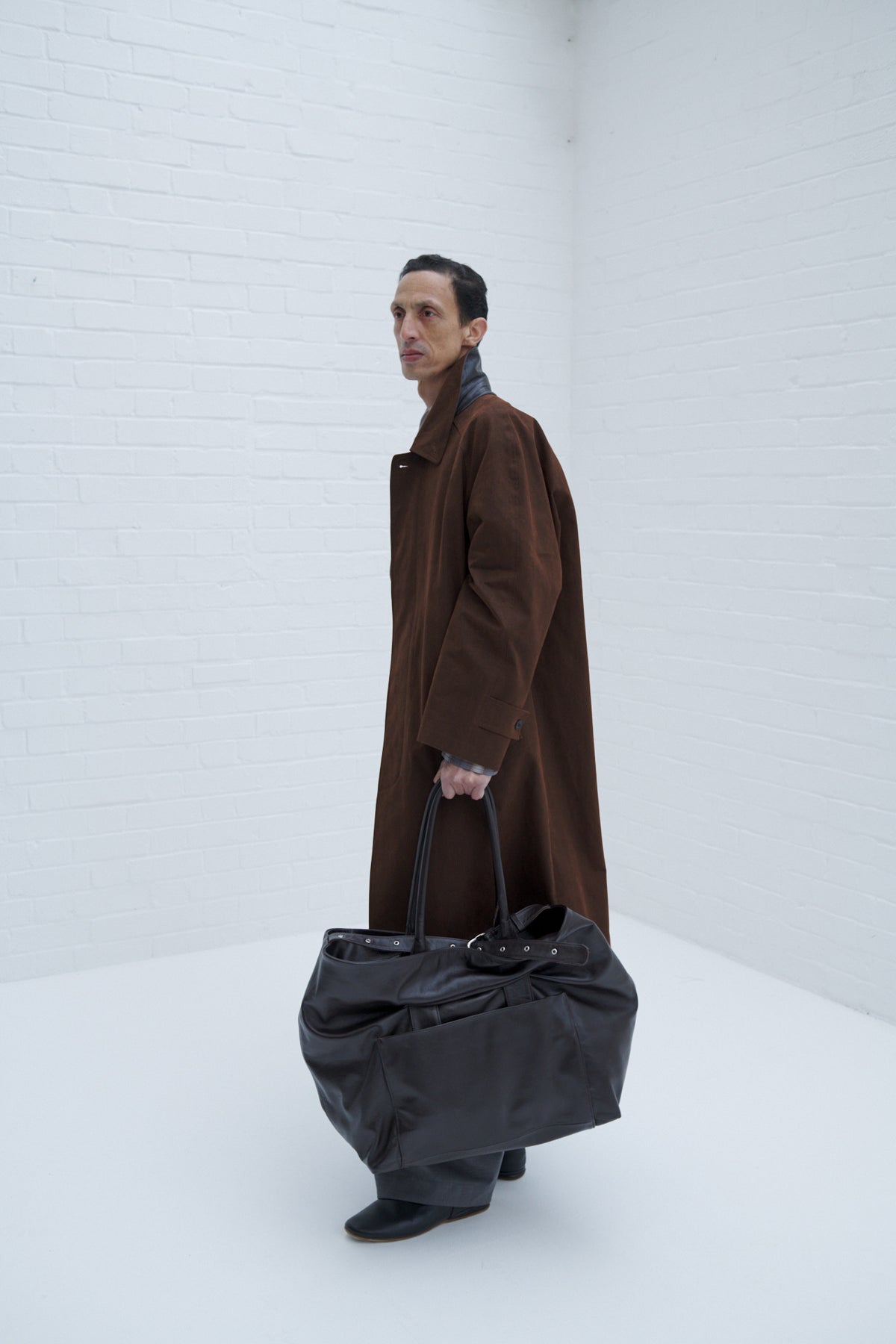 Leather Fold Bag - Dark Brown exclusive